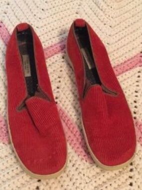 VINTAGE HELLA RETRO KATE SPADE RED CORDUROY SLIP ONS SZ 7